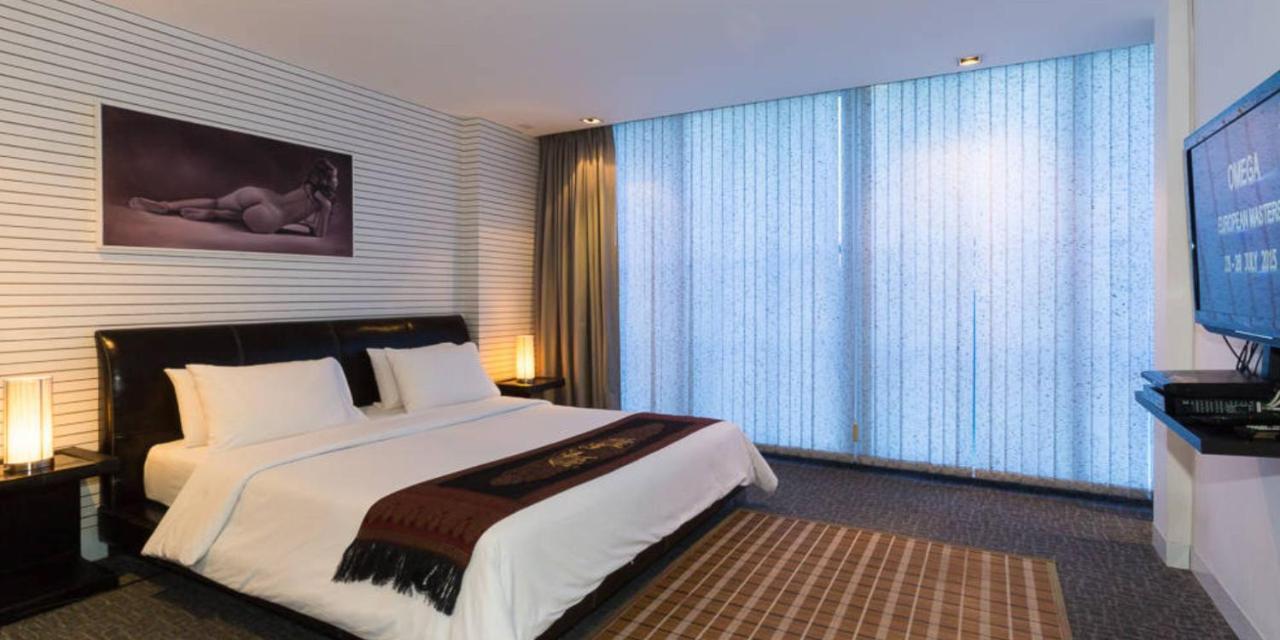 Deluxe King Suite