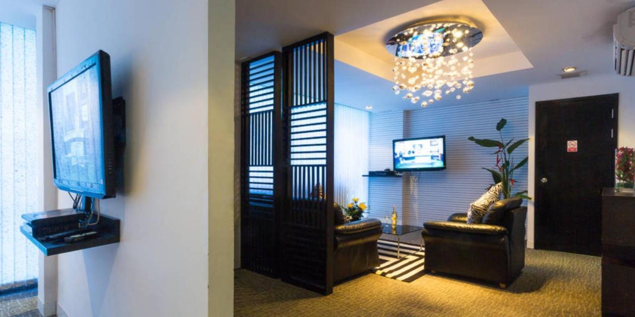 Deluxe King Suite,1406028191:JPEG